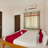 Отель OYO 12433 Home Sea View 2BHK Near Rock Beach, фото 2