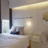 Отель Two Gals And The Pig Boutique Hostel, фото 5