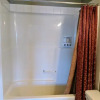 Отель Bright 2BR U/G parking LRT&Transit 1Min Walk, фото 15
