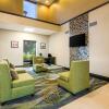 Отель Quality Inn & Suites, фото 2