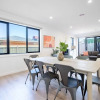 Отель WoW Factor!luxe 4BR Townhouse@glen Waverley, фото 10