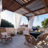 Отель Gorgeous Villa with Garden - Stavros Beach, фото 12