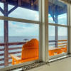 Отель Bayside Lodge by Avantstay Panoramic Water Views, фото 7