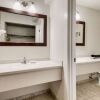 Отель Rodeway Inn & Suites Portland - Jantzen Beach, фото 10