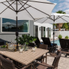 Отель Maisy - Mins From Old Town w Pool & Patio, фото 11