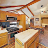 Отель Eagles Nest: Large House Near Lake & Ski Resorts 3 Bedroom Home, фото 7