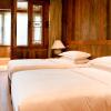 Отель Songtsam Tacheng Lodge, фото 1