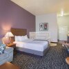 Отель La Quinta Inn & Suites by Wyndham Bowling Green, фото 33