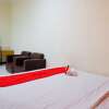 Отель RedDoorz near Monumen Habibi Ainun, фото 16