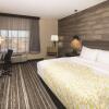 Отель La Quinta Inn & Suites by Wyndham Atlanta South - McDonough, фото 13