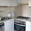 Отель New and Central with free parking and 5min walk of subway station, фото 2