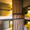 Отель Traveller Bunker Hostel 1, фото 8