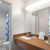 Отель Travelodge by Wyndham Cape Cod Area, фото 10