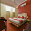 Отель OYO 10599 Hotel R Inn Residency, фото 3
