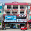 Отель OYO 717 MR J Hotel Wakaf Che Yeh 2, фото 1