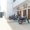 Отель Formerly Reddoorz Syariah Jatisampurna Hospital, фото 15