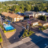 Отель Coachman Inn, фото 21