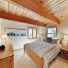 Отель Remodeled Home W/ Shuttle To Northstar Village Home, фото 7