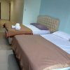 Отель OYO 90254 D Anugerah Hotel, фото 4