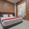 Отель Bengawan Residence 66 by RedDoorz, фото 8