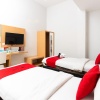Отель RedDoorz Plus @ Idjen Boulevard Malang, фото 31