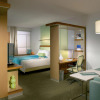 Отель SpringHill Suites Orlando at FLAMINGO CROSSINGS® Town Center/Western Entrance, фото 4