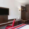 Отель Ramada by Wyndham Milton Keynes, фото 4