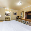 Отель Rodeway Inn & Suites Near the Coliseum & Arena, фото 5