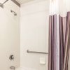 Отель La Quinta Inn & Suites by Wyndham Orlando UCF, фото 50