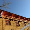 Отель Yubeng Longmen Inn, фото 1