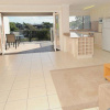 Отель Maui 6 - 2 BDRM Apt on Parkyn Pde, фото 5