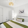 Отель NEW 4 Sarah House by Truestays - 2 Bedroom Apartment - FREE Wifi & Parking, фото 4