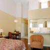 Отель Robson Suites, фото 2