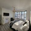 Отель Grand Exclusive 2 Bed Apartment - London, фото 3