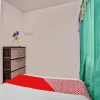 Отель Homestay Jenggolo by Oyo Rooms, фото 7