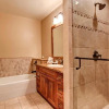 Отель Ski in, Ski out 2 Bedroom Mountain Condo at the Base of Peak 7 with Quick Access to Historic Downtow, фото 6