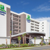 Отель Holiday Inn Express & Suites Panama City Beach - Beachfront, an IHG Hotel, фото 1