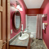 Отель Chipmunk Chase  2 Bedroom Home with Hot Tub, фото 8