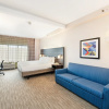 Отель Holiday Inn Express & Suites Delafield, фото 18