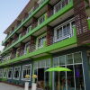 Отель Green View Place в Мае-Сай
