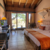 Отель Hwange Safari Lodge, фото 2