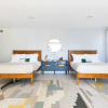 Отель Beachcomber by Avantstay Elegant Modern Estate w/ Pool, Hot Tub & Outdoor Dining!, фото 22