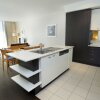 Отель Amity South Yarra Apartments, фото 27