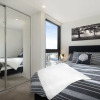 Отель Modern 3 Bdr Apt Sutherland St, фото 3
