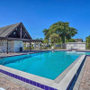 Отель Chic Fort Myers Escape w/ Community Perks!, фото 15