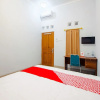 Отель OYO Living 2217 Permana Guesthouse Syariah, фото 17