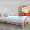Отель The Little White Bird Traveller Hostel, фото 6