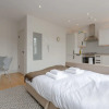 Отель Spacious 2 Bedroom West Kensington Flat, фото 3