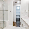 Отель Cozysuites Uptown 3BR King Beds Skyline View, фото 15