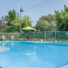 Отель Econo Lodge Laval, фото 6